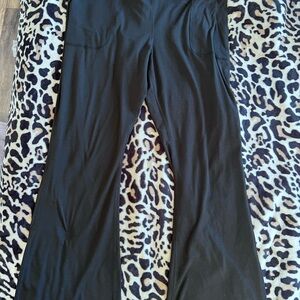 Daisy Fuentes Black Relaxed Fit Joggers
